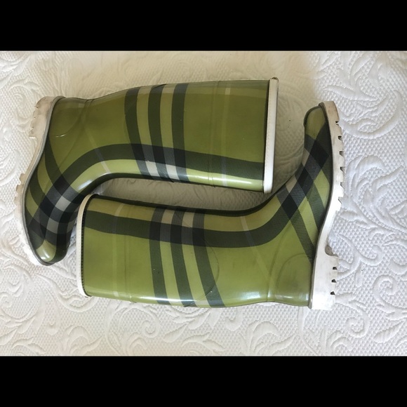 Burberry rain boots - Picture 1 of 6